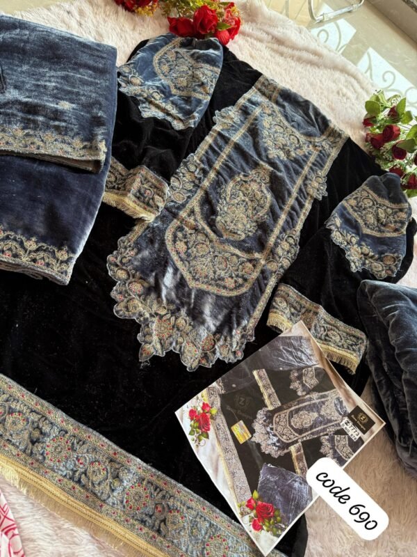 Ziaaz Designs Code 690 Pakistani Suit - Image 2