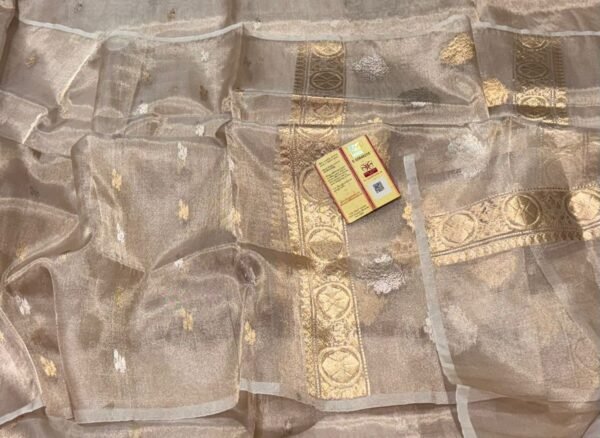 Banarasi Handloom Silk Tissue Saree in Light Gold – A Perfect Blend of Traditional Craftsmanship and Luxurious Elegance